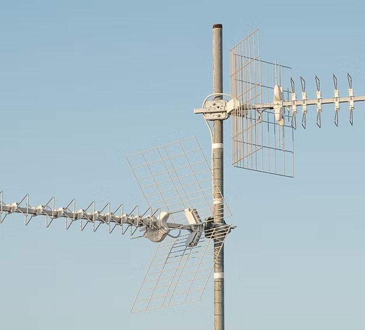 Land Tactical Antennas